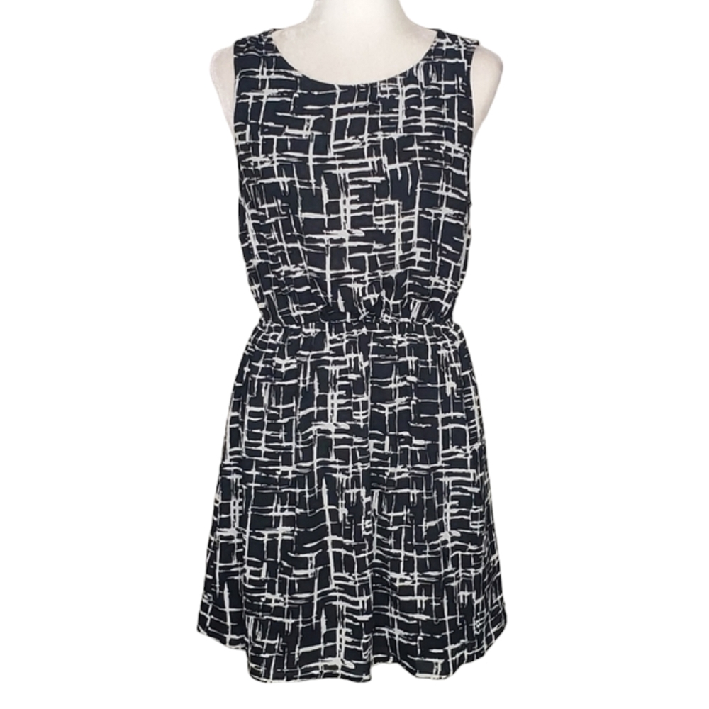 Forever 21 Womens Cutout Dress Black White Geometric Print Sleeveless Size Large